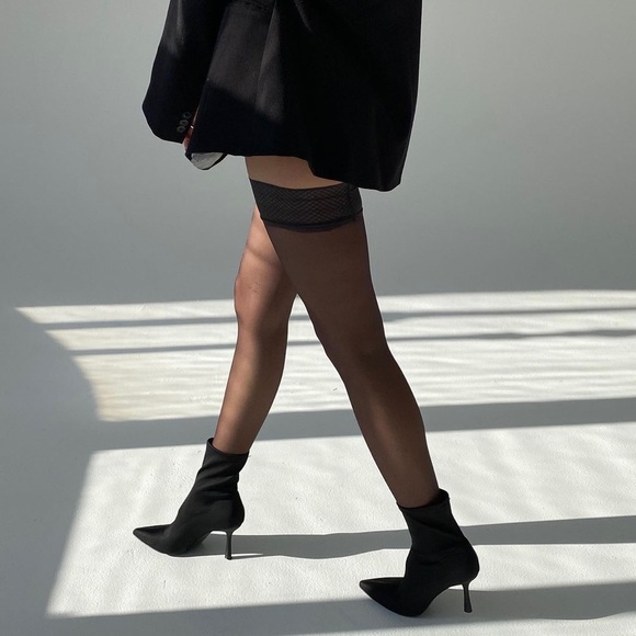 Silky stockings 🖤Italy 🇮🇹 - Picture 4 of 4